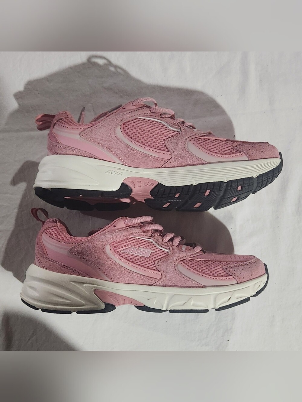 Women's Pink Avia 5000 Sneakers Size 7